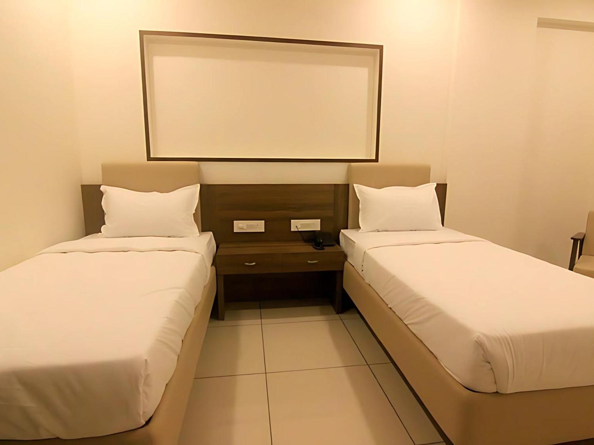 Srijan Inn Abu Road Exterior photo